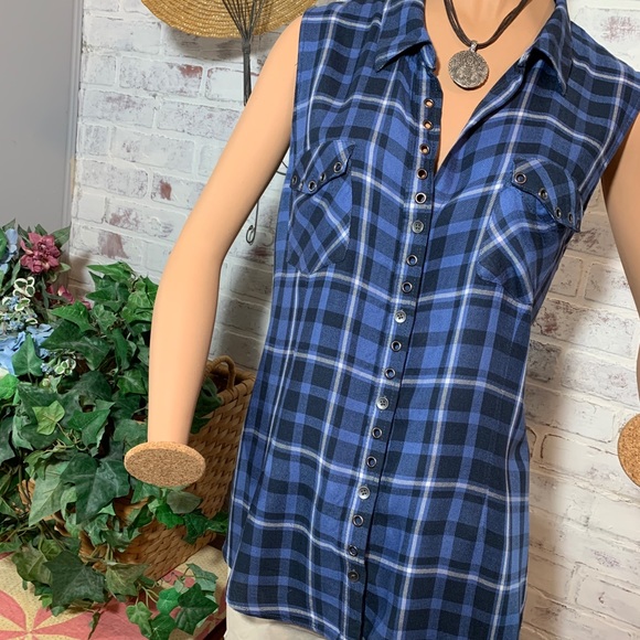 Rock & Republic Tops - NWOT Rock & Republic sleeveless shirt Women's XL